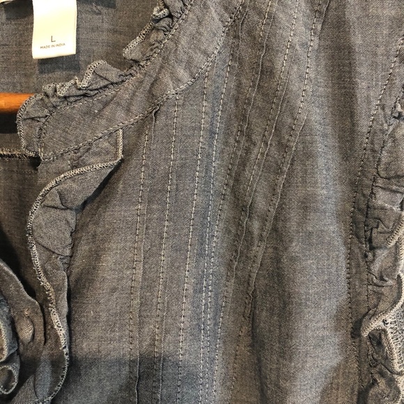 SOLD!! LOFT Embroidered Henley Top - Picture 3 of 8